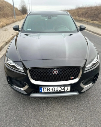 Jaguar F-Pace cena 110000 przebieg: 177000, rok produkcji 2017 z Wałbrzych małe 46